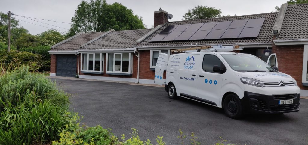 Caldor Solar arrive at house to install solar panels